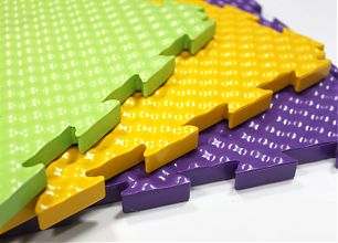 Тактильная плитка для слабовидящих, продольный риф (300x300, ТПУ, клеевая основа)